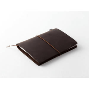 TRAVELER’S notebook – Passport Size Brown with handmade leather cover and MD Paper notebook, ideal for everyday carry.