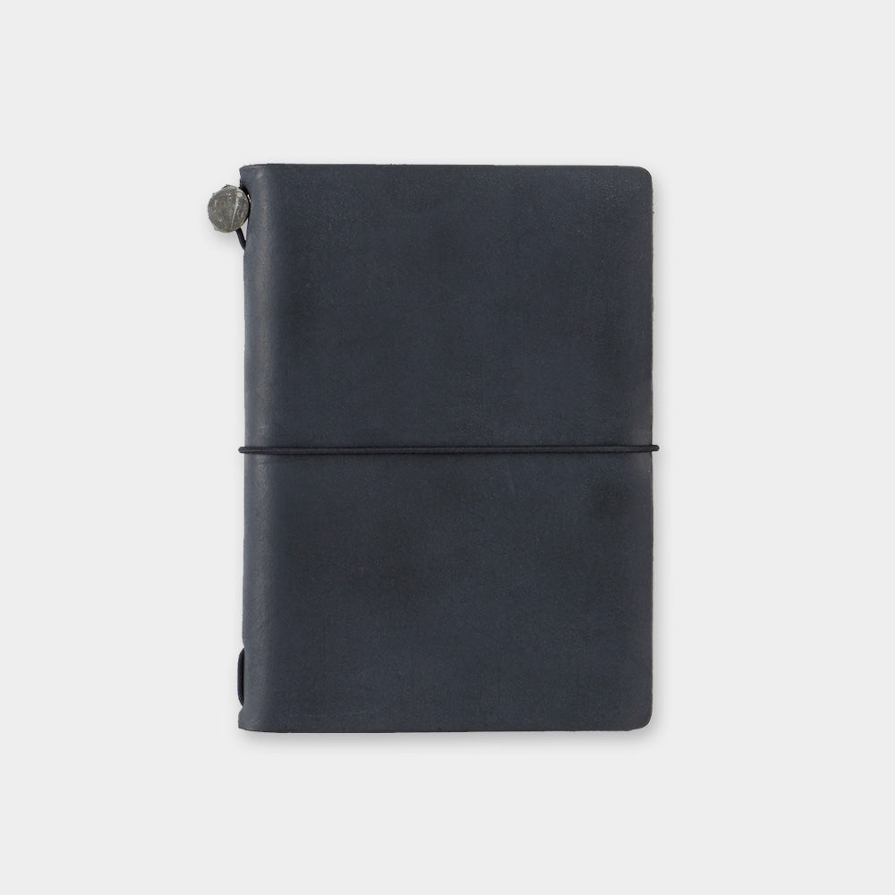 Traveler's Notebook – Black (Passport Size)