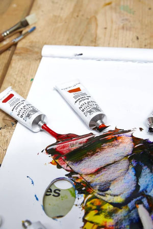 W&N Artists' Oil Colour 5x37ml Tubes Winsor Set with vibrant paint on canvas.