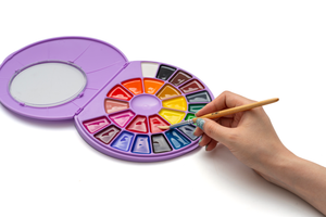 HIMI Semi-Moist Watercolour Set - 24 Colours + Brush (Purple Case) size comparison.