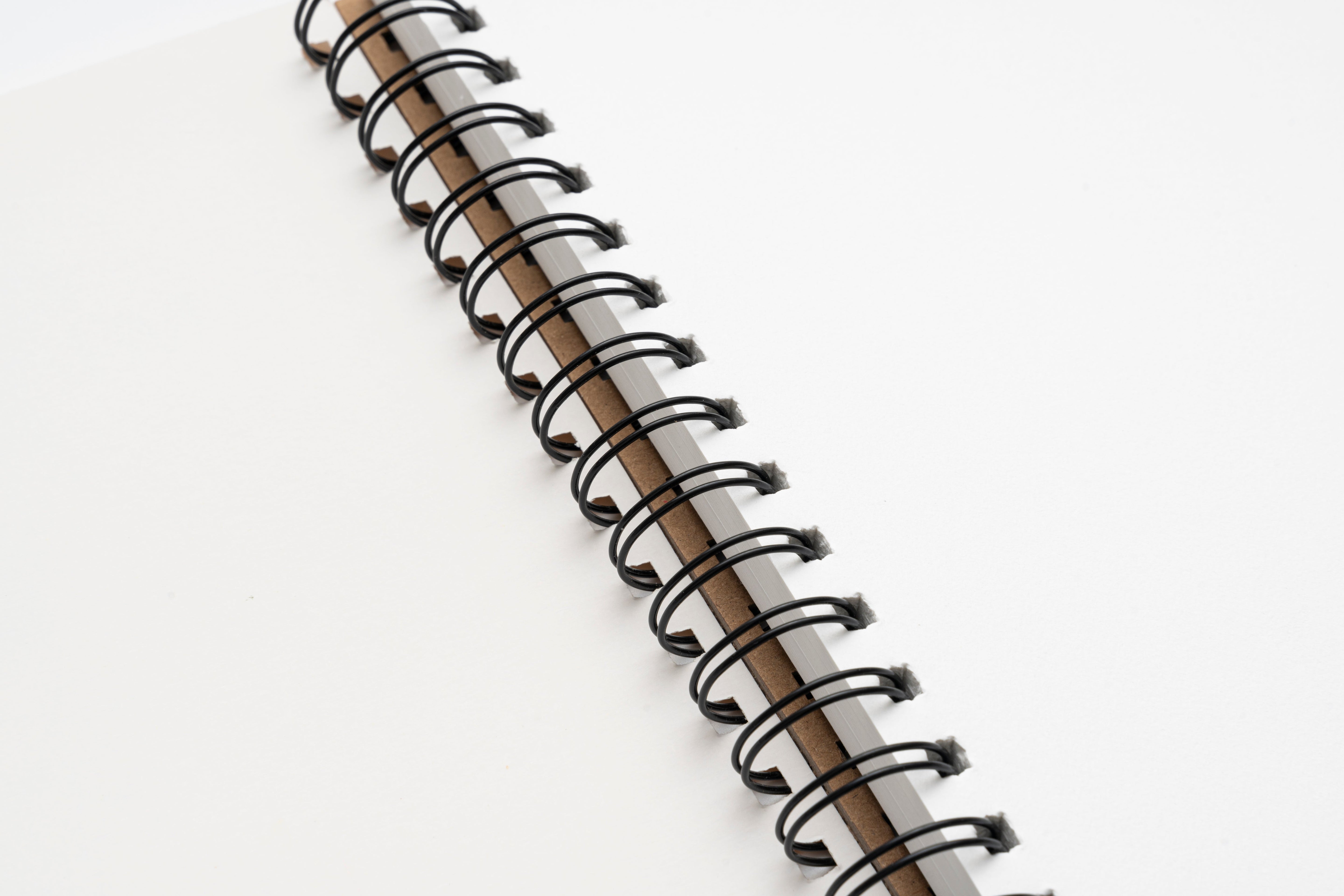 HIMI Paper Pad Gouache - 18 x 25cm spiral binding detail.