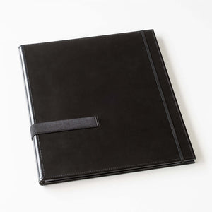 Leuchtturm Music Portfolio DIN A4 – Elastic Strap & Corner Pockets in black synthetic leather, ideal for musicians.
